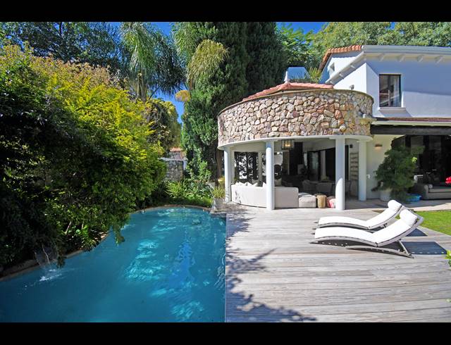 4 BEDROOM HOUSE FOR SALE IN HOUGHTON ESTATE